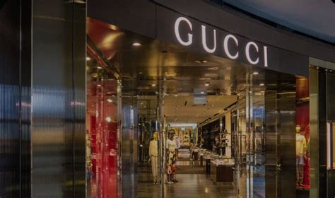 chien dich quang caos thoi trang gucci|chiến lược kinh doanh Gucci.